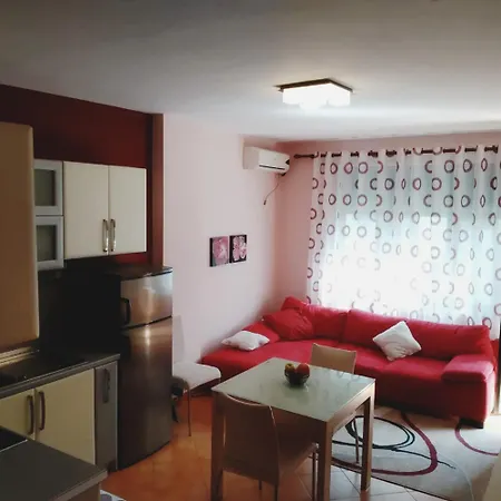 Lejlighed Golem Beach Apartment
